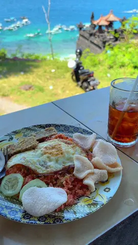 Keseimbangan wooo 🍛+🌊#fyppppppppppppppppppppppppppppppppp #pantai #bali #karangasem 