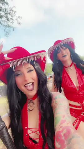 🤠 @Falling In Reverse  x @Jellyrollrealofficial  x @Upheaval Festival  💋 