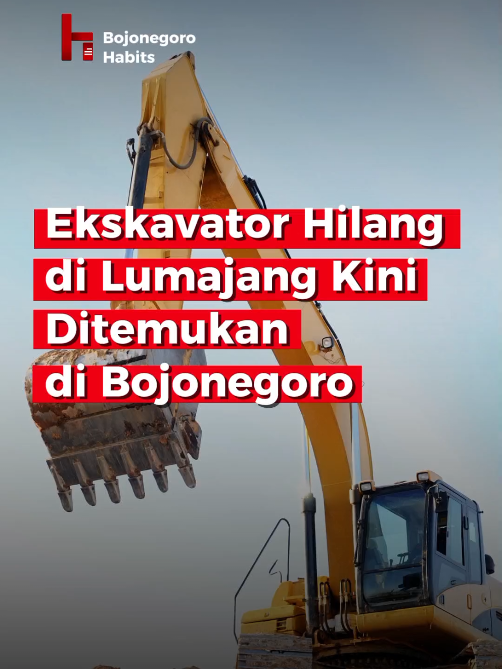 Alat berat jenis wheel excavator merek Caterpillar tipe M313D dengan nomor seri CATM313DJK3D00320, yang sebelumnya dilaporkan hilang di Tempat Penimbunan Kayu (TPK) Perhutani di Desa Sarikemuning, Kecamatan Senduro, Lumajang, akhirnya ditemukan di Kabupaten Bojonegoro dan kini diamankan di Mapolres Bojonegoro. Kapolres Lumajang, AKBP Alex Sandy Siregar, menyatakan bahwa ekskavator tersebut hilang sejak 7 Juli 2025 (beberapa laporan menyebut 6 Juli 2025) dan baru dapat dilacak ke wilayah Bojonegoro pada 16 Agustus 2025. Polres Lumajang memastikan bahwa penyelidikan akan terus berlangsung. Jika terbukti melibatkan pelanggaran pidana—misalnya pemindahan tanpa izin—kasus akan ditindaklanjuti secara hukum. #BojonegoroHabits #Ekskavatorhilang
