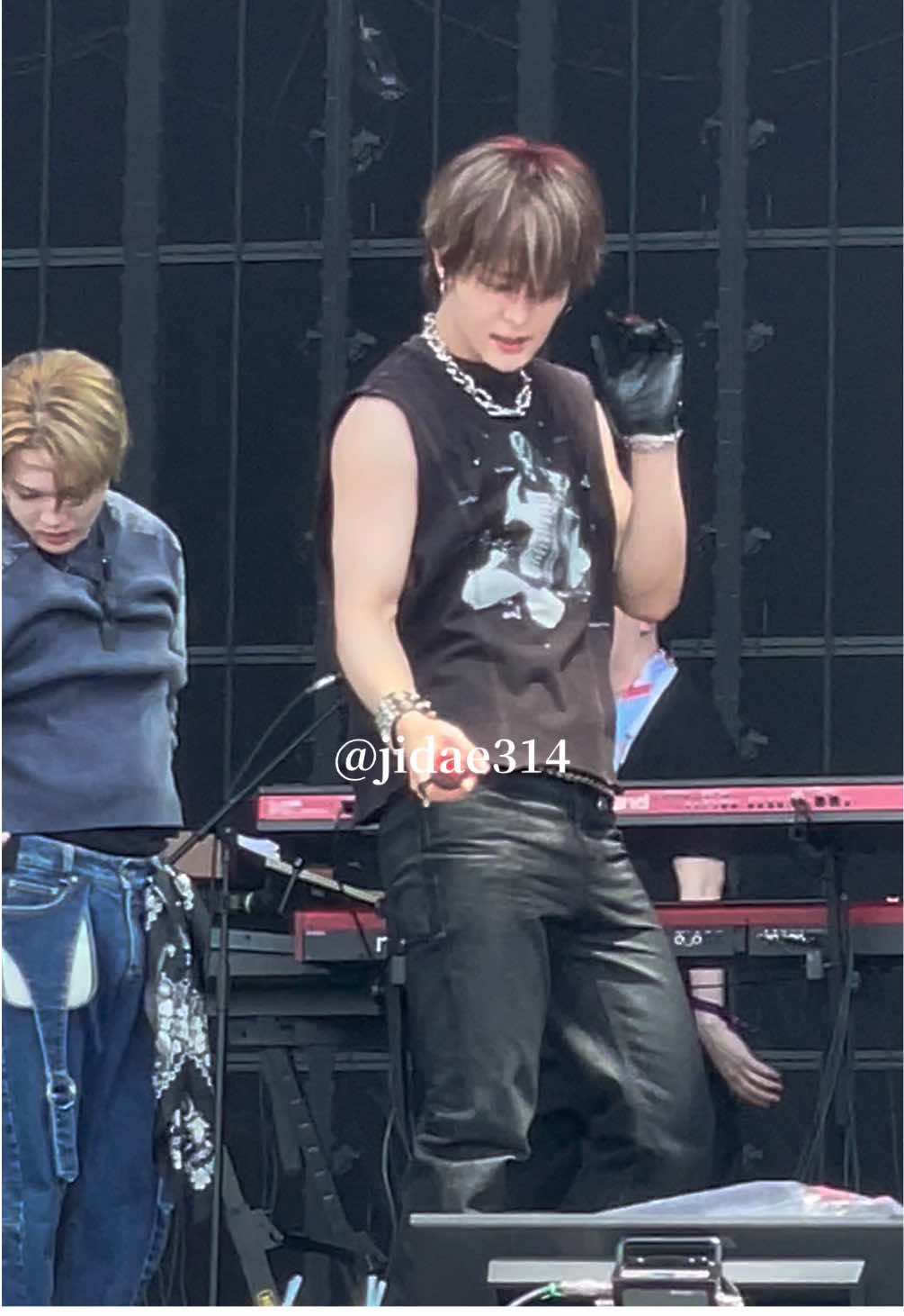 250816 JIK JIN Jihoon サラッとマイクを持ち替えるのがかっこいい😭💘💘 #treasure #ジフン #サマソニ #summersonic #トレジャー 