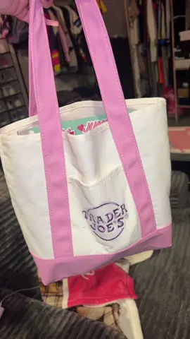 This bag is so cute 😍 #traderjoes #bagtok #tiktokshopcreatorpicks 