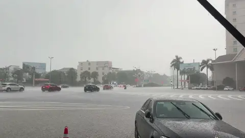 Thời tiết thật là biết chiều lòng người 🌧️