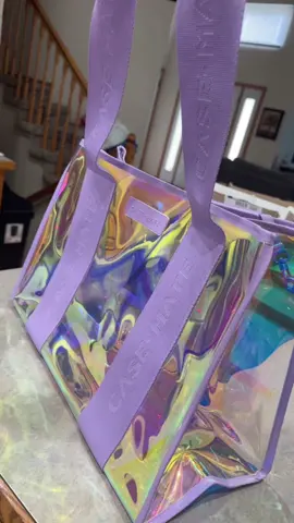 🎓✨ Stay organized, stylish, and ready for anything with the Case-Mate Clear Tote Bag – the ultimate must-have for college life! Whether you’re heading to class, the library, the gym, or a game day, this bag keeps everything you need in one chic, secure, and easy-to-carry tote. Made with durable, water-resistant materials and TSA-approved clear panels, this bag is not only trendy but also perfect for stadium events, concerts, and travel home on breaks. The roomy interior easily fits textbooks, laptops, notebooks, snacks, and even your gym clothes, while the reinforced Case-Mate straps keep it comfy on your shoulder all day. ✅ Why College Students Love It: 	•	Campus-Ready – fits laptops, textbooks, iPads & water bottles 	•	Game Day & Concert Approved – clear design for stadium entry rules 	•	Trendy & Durable – iridescent finish makes it stylish for everyday wear 	•	Perfect for Travel – TSA-friendly for quick trips home or spring break getaways 	•	Multi-Use – great for class, gym, dorm storage, or weekend trips 📚 From early-morning classes to late-night study sessions, this tote has you covered. It’s the # 1 stylish solution for busy students who need practicality AND fashion. 💼 Available in multiple colors to match your vibe. 💰 Only $80 with Free Shipping – snag yours before they sell out!  #CollegeEssentials #tiktokshopcreatorpicks  #BackToSchoolBag #CaseMateTote      #tiktokshopbacktoschool 