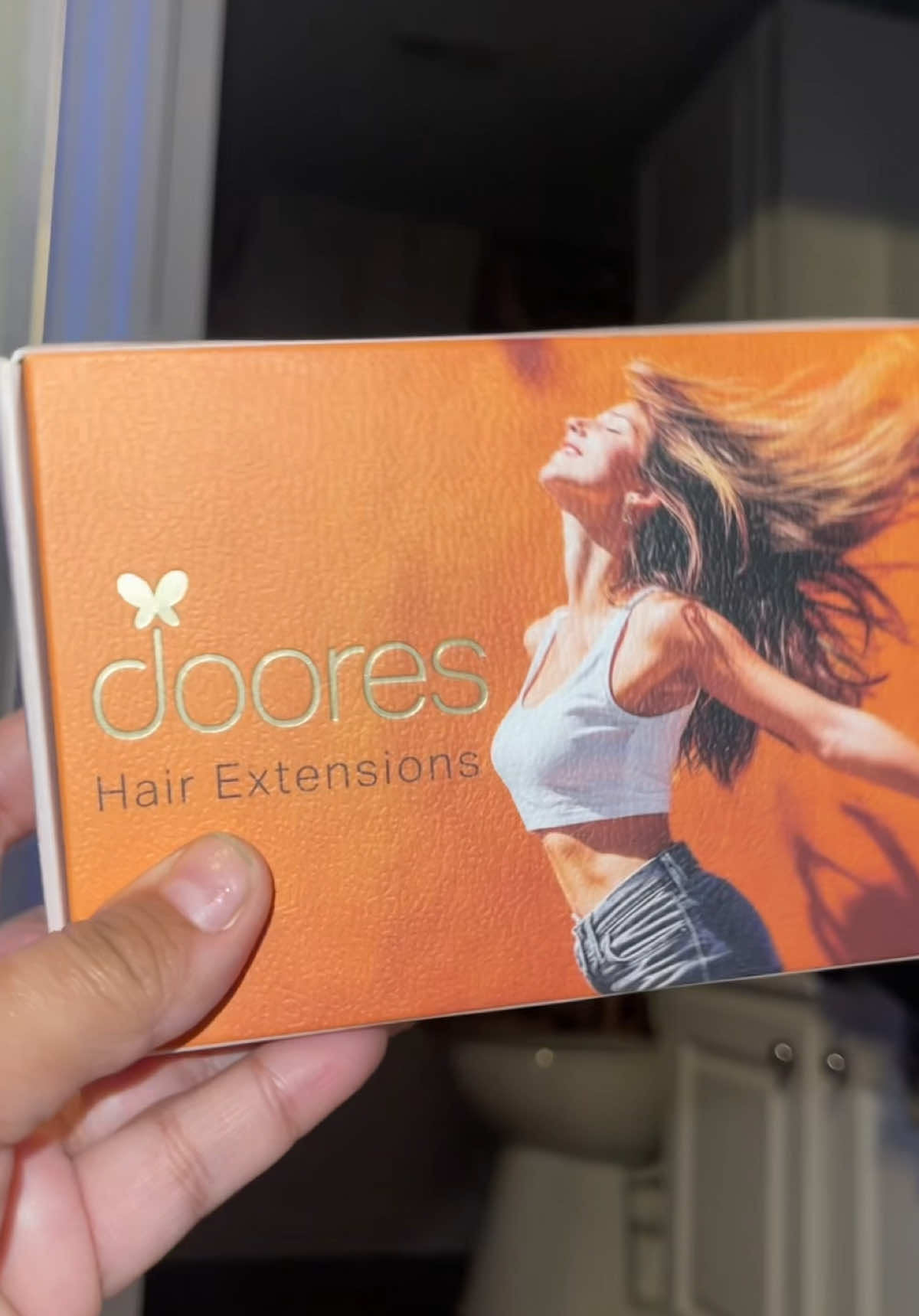 @Doores Hair Extensions unboxing Doores human hair tape in extensions! can you guess what color i’m dying them?!💗✨😍 this is by far the best hair i’ve encountered!  #doores #hairextensions #tapeinextensions #humanhair #dooreshairextensions 