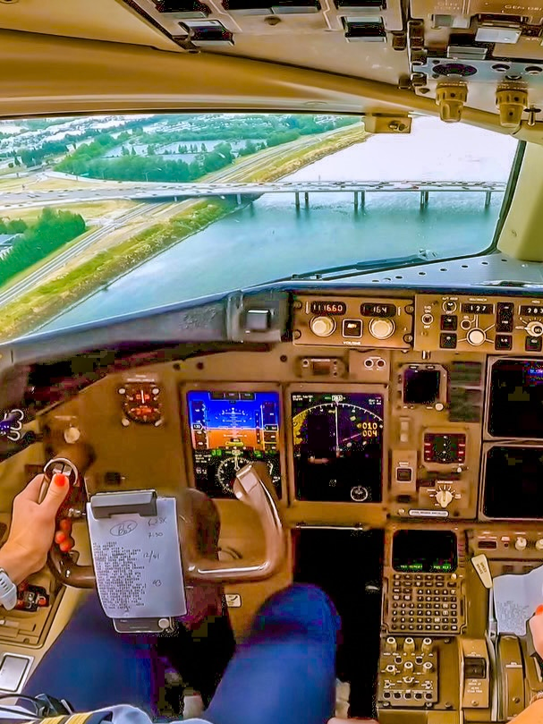 Icelandair 757 at Portland #boeing #portland #pilot #avgeek