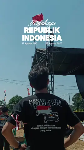 tetap agustusan walaupun tanah air ini sudah tidak ada lagi keadilan #promomakanmerdeka #fyp #fypシ゚ #masukfyp #masukberanda #padahariini #hutri #17agustus #merdeka #indonesiagelap #hutri80 #hutri80indonesia🇮🇩 #korupsi #koruptor #indonesia🇮🇩 