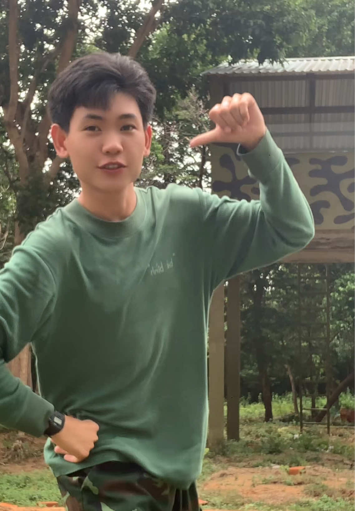 ếch này đang đi lính =) mê qá bà ơi @Phương Mỹ Chi #xh #xuhuong #emxinhsayhi #exsh #echngoaidaygieng 