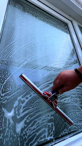 Satisfying clean 🧼  #fyp #viralvideos #windowcleaning #videoviral #fyppp 