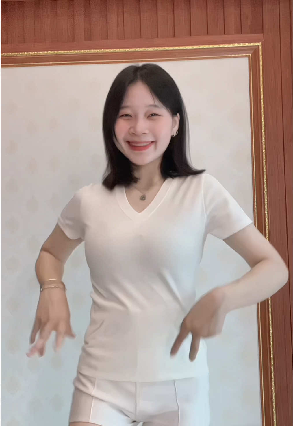 Sớm ❤️                                                        Vừa quên bài vừa nuốt nhịp, kệ mừn nhắm mắt đăng lun 🫣