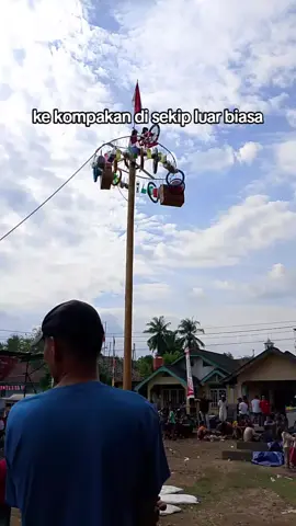 se RT sikok tempat acara di rel 