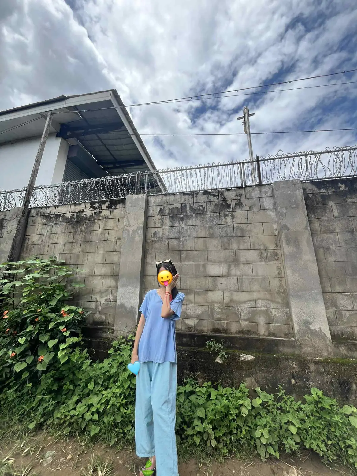 #bluelover💙🦋#ကျောင်းပိတ်ရက်လေး🤍  #fypシ゚ #ပုံတွေခုမှရလို့👀💓 #viewတေရှယ်ကျ #ဆယ်လီတေမှlikeပေးတာလား#fypシ゚viral🖤tiktok @TikTok 