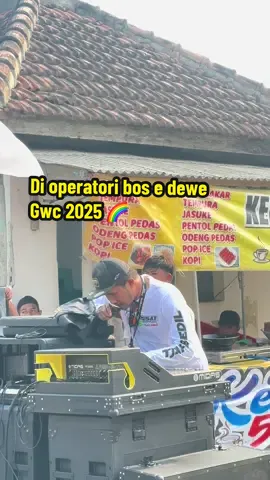 Di operatori bos e dewe 🥰 @K5 Maximal Audio @Pradipta Lighting @Sekawan Genk #Fyp #Karnaval2025 #Gedogwetan #Soundsystem 