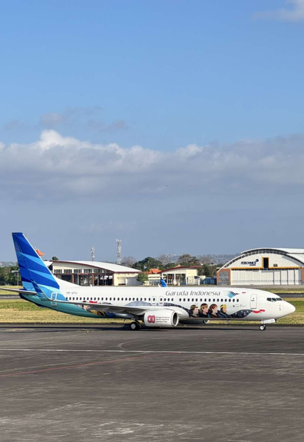 @Garuda Indonesia 🇮🇩 @erika Cap Bali livery B737-8 reg PK-GFU first look😍 #garudaindonesia #merdeka #17agustus #bali #boeing 