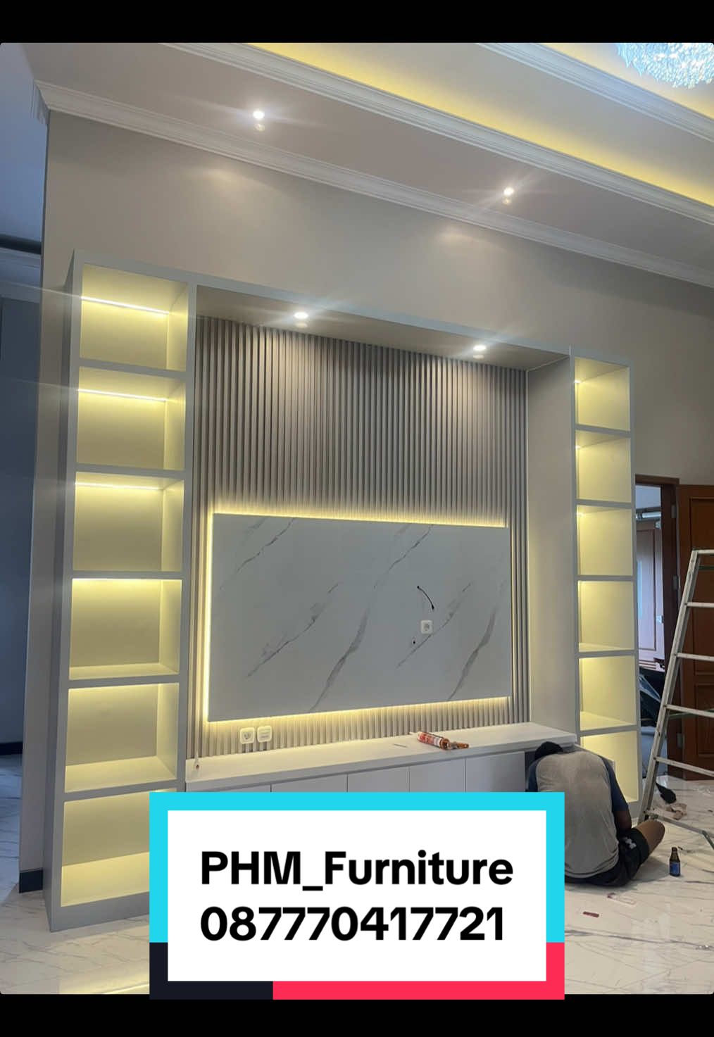 Pemasangan Backdrop TV di Sabiyan Bangkalan Kota #promomakanmerdeka #phminterior #interiormadura #interiorsurabaya #interiordesign 