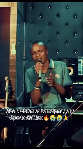 TU ES DIEU😭😭😭😭🙏 #ADORATIONPROFONDE #tiktokchretien #LOUANGE #JÉSUSCHRIST #MUSIQUEGOSPEL  
