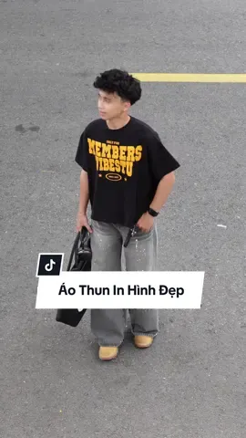 Ê con áo thun có hình in đẹp với form boxy mặc tôn dáng như này mà có hơn trăm thôi. Hình in đẹp phối đồ siêu dễ #ao #aothun #aoboxy 