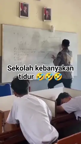 sekolah kalian gini gak? #promomakanmerdeka #promomerdeka #harikemeredekaan #viralvideo #hiburan 