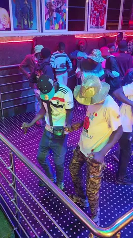 hapa Sasa ndo jaba huonja pilau😂😂@vv.i.p rooftop 
