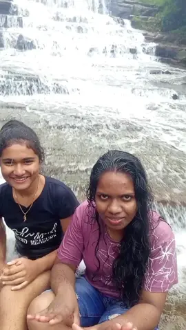 Black Eagle සමඟ ආදරණීය සහෝදර සහෝදරියන් සමඟ සුන්දර නුවරඑළියේ nanuoya නාන්න gihin 