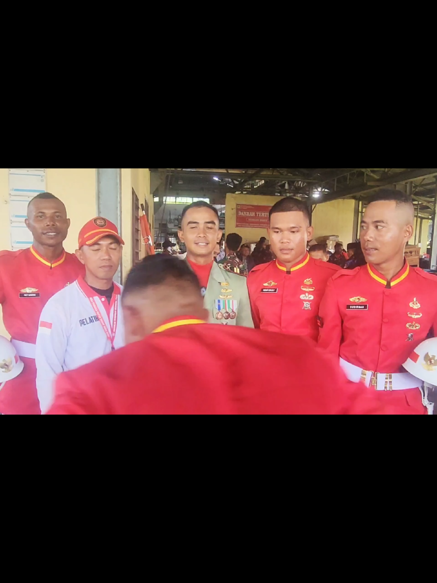 Momen Terharu Bahagia Paskibra Provinsi Papua Barat Daya Setelah Pengibaran Bendera Merah Putih HUT RI 80 2025 Provinsi Papua Barat Daya  Di Koarmada III Mako Lantamal XIV. Bersatu Berdaulat Rakyat Sejahtera Indonesia Maju 🇮🇩MERDEKA🇮🇩 #moment  #pengibaranbendera #terharu #kemerdekaanindonesia #hutri80indonesia🇮🇩           