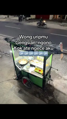 🤭 ready gett Tendem timur depan gang Sugriwo III #fypage #pedagangkakilima #kulinermalang #kulinerjatim #kulinermurah #fyp #fypシ #viral #CIMOLBALAP #cimolantimeledak #FoodFestonTikTok #vidiolebihpanjang 