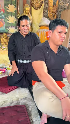 Pikiran negatif bisa melemahkan imun, menurunkan energi, dan membuka pintu penyakit. Mulailah sembuh dari dalam dan Saat anda berpikir buruk terus-menerus, tubuhmu mendengarnya. Maka, belajarlah berpikir baik agar tubuhmu ikut merasa damai. #fyp #pendengaran #penyembuhan #mariokarang 