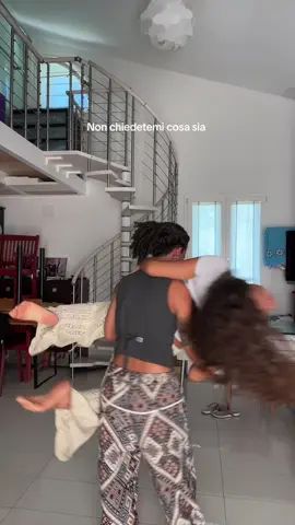 Chissà se mai ci sarà un trend che ci esce bene #wlw #lgbt #couple #perte #fyp