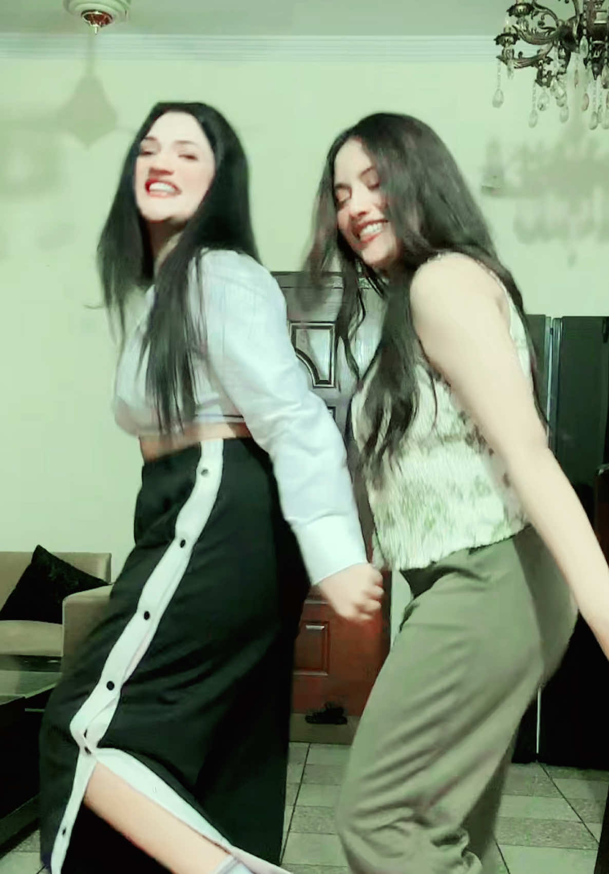 Bloopers at the end 😆 @Mona shk #Love #dance #SRK #music 