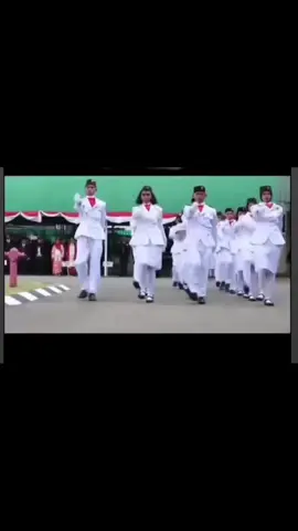 Moment pas ikut sebagai paskibraka 2k18  Sedikit cerita hehe intinya pernah ka blng insyallah suata saat bisa ka begitu juga didepan  liat mi nnti nah alhamdulillah lulus ka dari brp bnyknya orang seleksi. Banyak mau kucerita singkatnya mo sj hehe. Konsulat Jendral Republik Indonesia Kota Kinabalu Sabah Malaysia🇮🇩❤️ #sikk #dirgahayuindonesia #fyp 