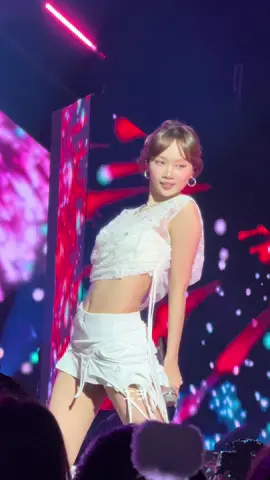 CHAE BIASED ARE Y’ALL OKAY? 😭#EASY_CRAZY_HOT_IN_MANILA #LE_SSERAFIM #CHAEWON 