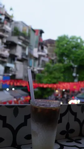 mùa Thu Hà Nội 😅... #hangma #chill #cafe #mưa 