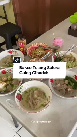 Rekomendasi Bakso Khas Tasik!  Cobain Bakso Tulang Selera Caleg – gurih, pedas, dan bikin nagih! 😋 📍 Jl. Siliwangi, Cibadak (Sebrang Apotek Nurani, dekat RS Sekarwangi) Info Pemesanan 085223201990 🕙 Buka Senin - Sabtu, pukul 10:00 - 17:00 📢 Yang belum coba,  #baksoviral #bakso #cibadaksukabumi 