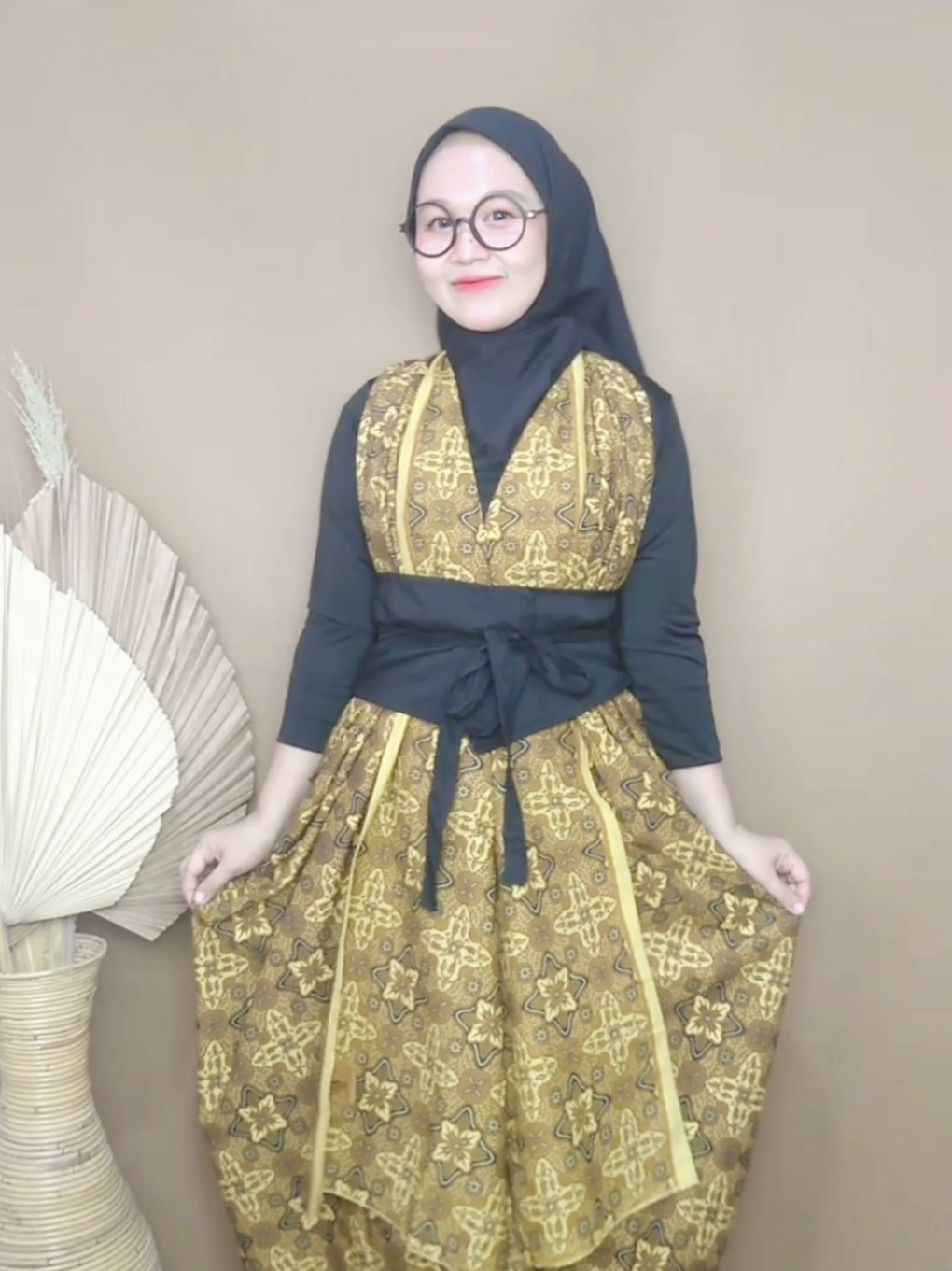 #kostumkarnavalbatik #ModalKontenDoang #fashionhacks #berkainbatik #kostumkainjarik 
