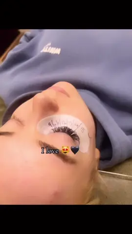 #eyelashes #eyelashextensions #beauty #comelashwithme #fyp 