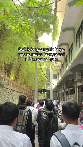 DPR kerjone ngopo too #kulipabrikcikarang #cikarangpeople #indonesiaberduka #srimulyani  #fypage 