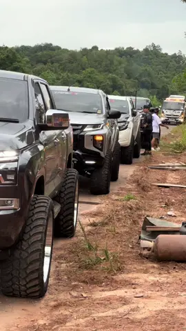 Semoga dipermudahkn urusan yang terlibat dalam kemalangan ,melibatkan 4 buah kenderaan dari group TRAC #tritonmodified #fypシ゚viral #kotakinabalu #triton #vgx400 #malaysia #fyp #4x4 