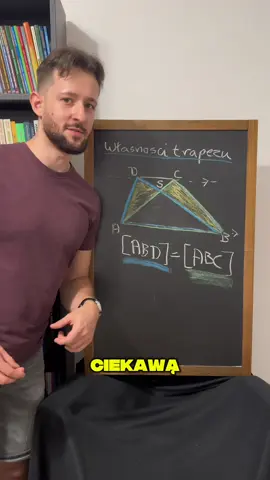 Czy wiesz, że w trapezie pola trójkątów ABD i ABC są równe? #matematyka #geometria #trapez   📚 Jakub Kwartnik ✨ Odwiedź naszą stronę i ucz się skutecznie: https://matematyczniwirtuozi.pl