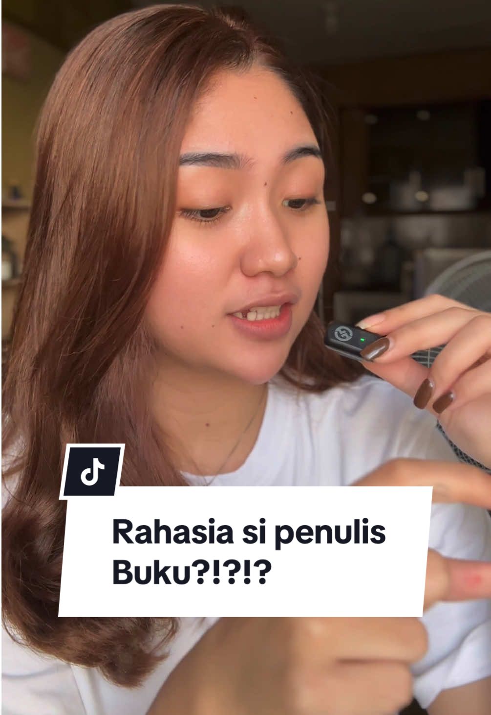 Penulis buku adalah cita” gue semasa gue kecil.