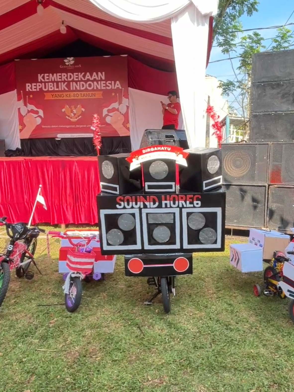 sepeda hias tahun ini bikin sound horeg yg dibuat 1 malam aja 😂😂  yang penting anak seneng 😁 #soundhoreg #17agustus #serunya17an #sepedahias #17agustuscore 