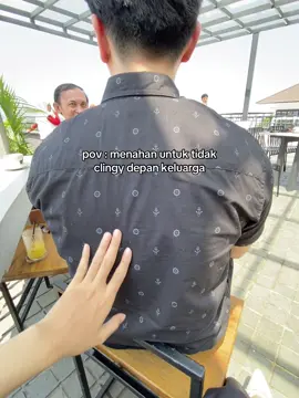 biasanya selalu reflek kalo ikut dia ngobrol pasti meluk dr belakang😭🙏🏻 #couple #couplegoals #bbybunyy #clingy 