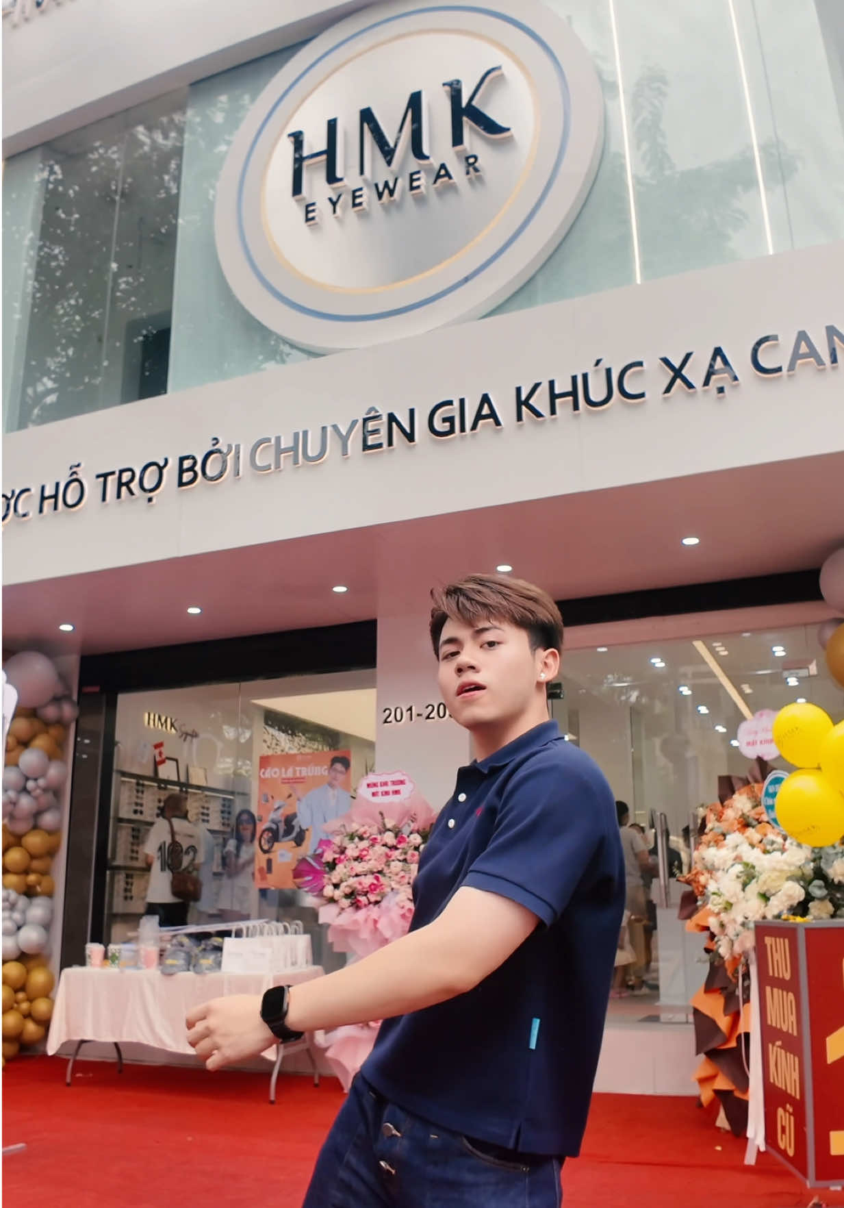 Mọi người có biết tui đang ở đâu không nè? 🤓 #MatkinhHMK #HMKCHUABOC 