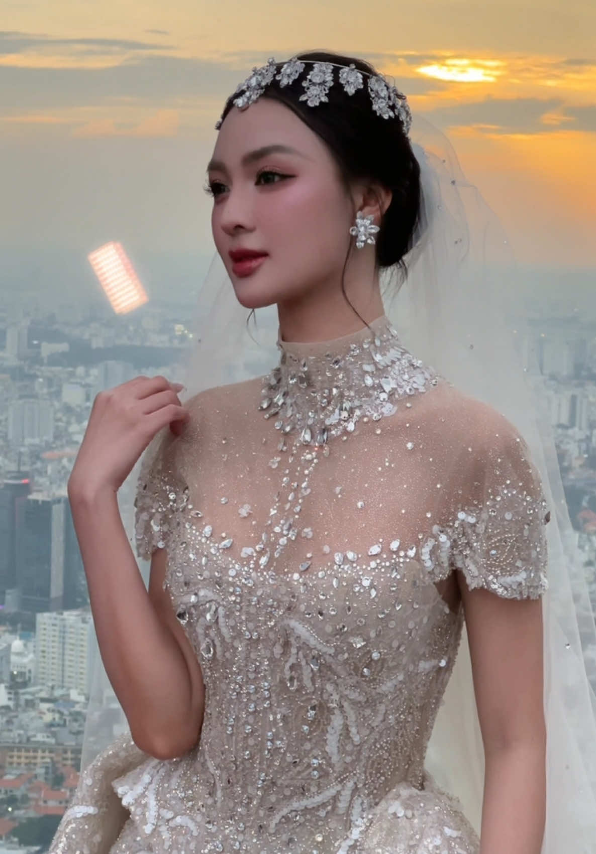 Hoàng hôn🤍 @Callabridalvn #nguyenthicamly #callabridal #tiktokgiaitri 