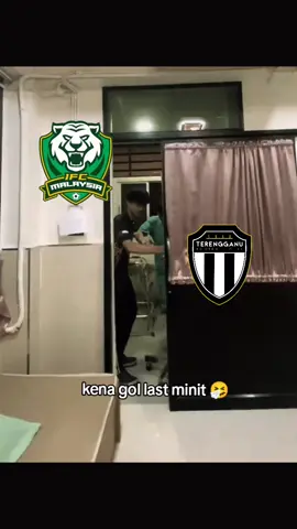 𝐅𝐓 | Imigresen FC 2-1 Terengganu FC Jaringan pada minit akhir perlawanan memberikan kelebihan untuk pasukan tuan rumah sebagai bekal untuk aksi timbal balik di Terengganu selepas ini. Barisan kejurulatihan perlu meneliti dan memperbaiki segera segala kekurangan untuk aksi berikutnya!  #PialaFAMalaysia  #TerengganuFC #webleedblackandwhite 