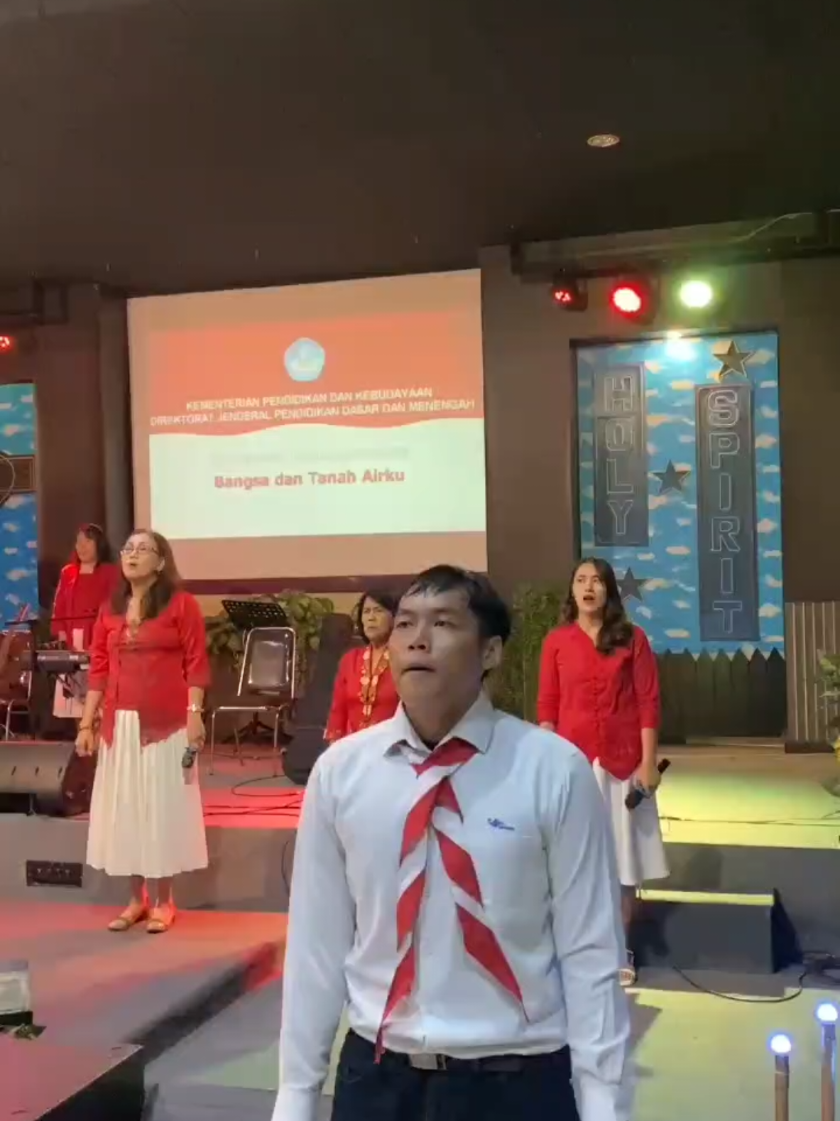 Upacara 17an di gereja nih, klo kamu dimana? #serunya17an #17agustus #17agustus2025 #upacarakemerdekaan #kocak 