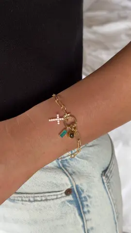 This charm bracelet 🥰❤️ #allurejewellery #charmbracelet #giftsforher #photobracelet #personalisedjewellery 