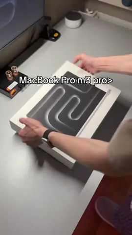 Моя лучшая покупка. MacBook Pro m3 pro  #macbook #эпл #rewiew #сетап #макбук #macsetup #повседневность #распаковка 