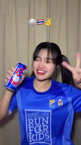 มาร่วมส่งใจเชียร์นักตบสาวไทย และ #เสิร์ฟเอสเชียร์ไทยให้AWESOME ในศึกวอลเลย์บอลหญิงชิงแชมป์โลก กันได้วันที่ 22 สิงหาคม - 7 กันยายนนี้กันนะ #estCola 