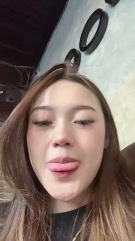 😔