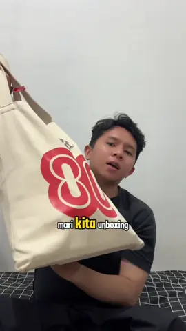 Seru banget ternyata upacara di istana, bawa pulang hampers yg isinya sebanyak ini #dirgahayuindonesia80 #bersatuberdaulatrakyatsejahtera #17agustus #hutri #hampers #upacarabendera #upacaraistananegara 