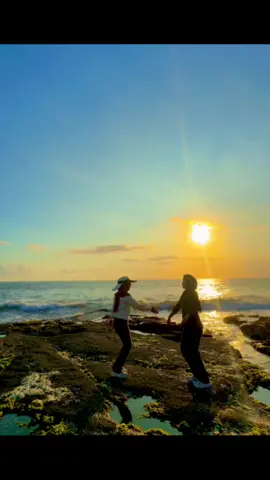 Bali emang semenyenangkan itu  @Muttᥫ᭡. #fyp #fyppppppppppppppppppppppp #bali #baliindonesia 